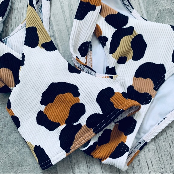 TOPSHOP Leopard Ribbed Bikini Set - Picture 6 of 8